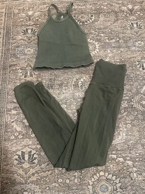 Free people Movement Good Karma Set in Secret Moss